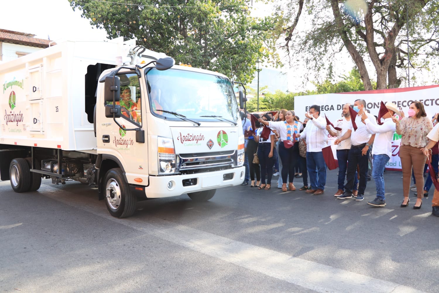 Entrega Camiones Recolectores De Basura Página Oficial Del Gobierno