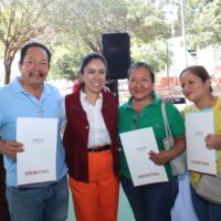 Con el respaldo de Fanny Arreola, 90 familias de Apatzingán reciben escrituras que garantizan su patrimonio